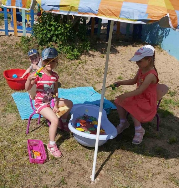 Игры с водой и песком.