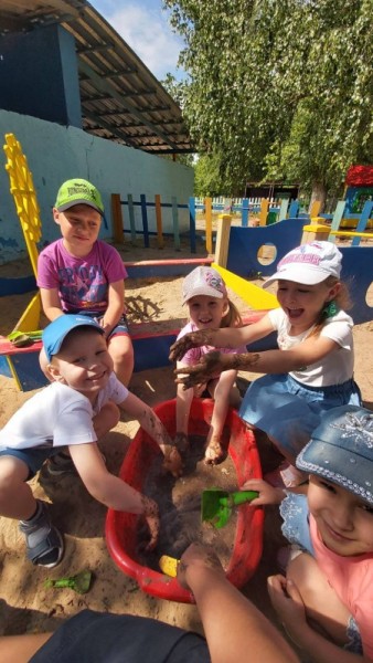 Игры с водой и песком.