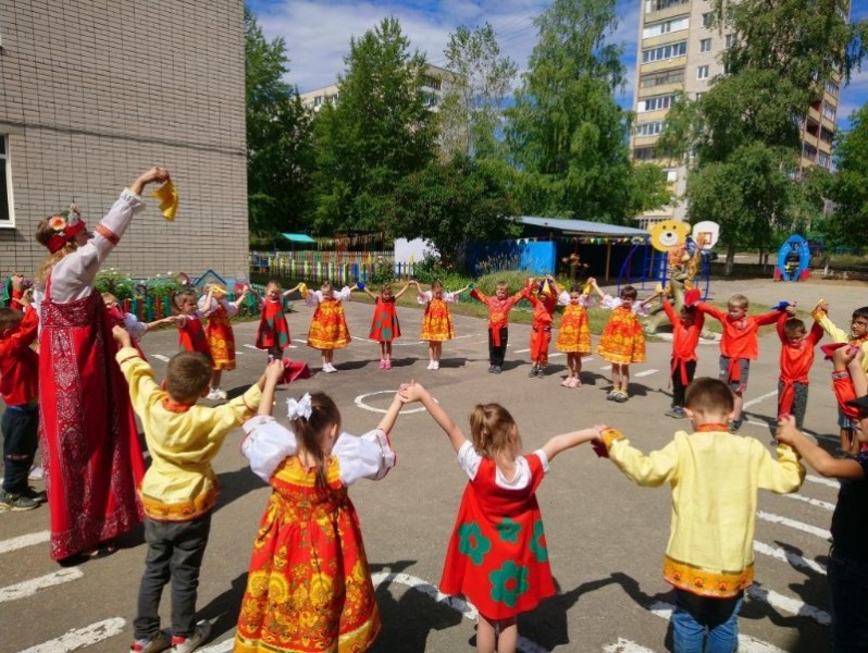 Ромашковая поляна